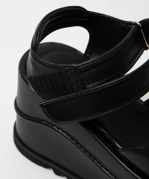 WEGO（ウィゴー）の「WEGO/ウェーブボリュームサンダル（サンダル・レディース・ブラック・MEDIUM/LARGE）」の3枚目の写真