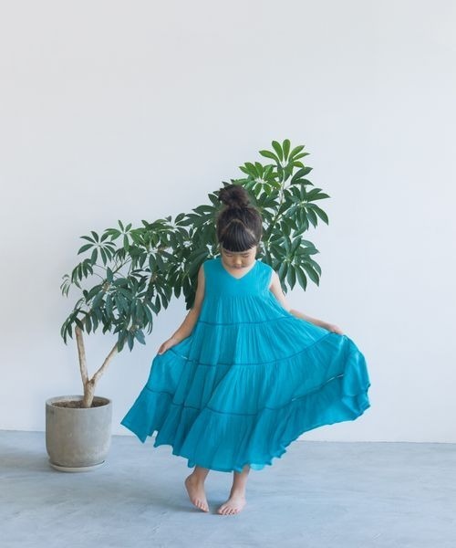 LOWRYS FARM（ローリーズファーム）の「ボイルティアードノースリーブワンピース　187057（ワンピース・キッズ・パープル/ピンク/イエロー/グリーン・110cm/120cm/130cm/140cm/150cm）」の2枚目の写真