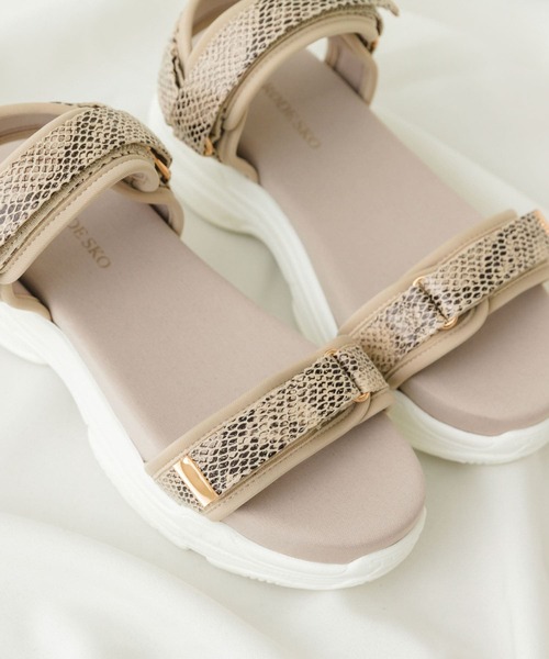 RODE SKO（ロデスコ）の「ボリュームソールベルトサンダル（サンダル・レディース・ブラック/アニマル・36/37/38）」の12枚目の写真