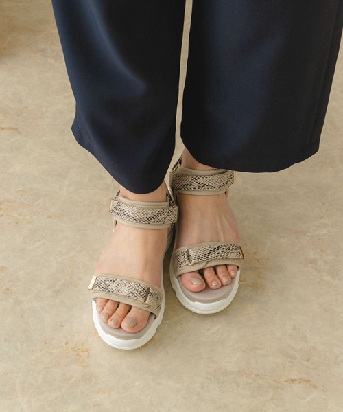 RODE SKO（ロデスコ）の「ボリュームソールベルトサンダル（サンダル・レディース・ブラック/アニマル・36/37/38）」の22枚目の写真