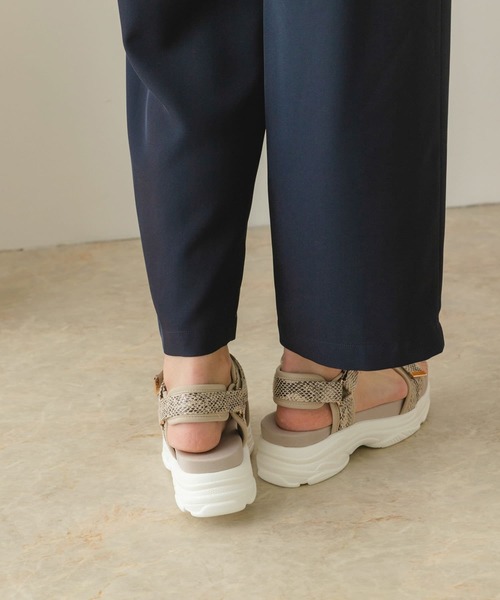 RODE SKO（ロデスコ）の「ボリュームソールベルトサンダル（サンダル・レディース・ブラック/アニマル・36/37/38）」の6枚目の写真