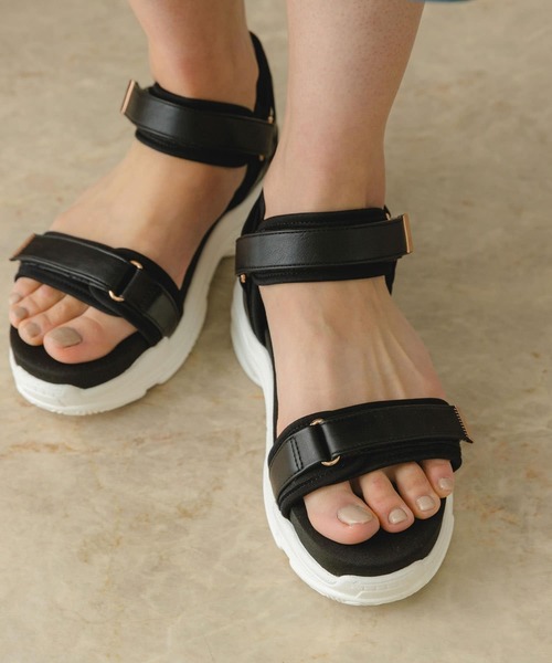 RODE SKO（ロデスコ）の「ボリュームソールベルトサンダル（サンダル・レディース・ブラック/アニマル・36/37/38）」の4枚目の写真