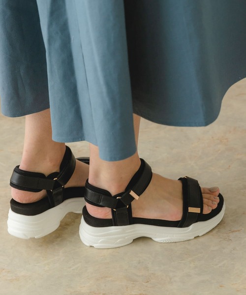 RODE SKO（ロデスコ）の「ボリュームソールベルトサンダル（サンダル・レディース・ブラック/アニマル・36/37/38）」の21枚目の写真