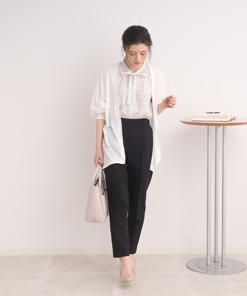 SHOO・LA・RUE(シューラルー)の「◆【ヒップが隠れる丈で安心!】さらっと心地よいカーディガン(カーディガン/ボレロ・レディース・ライトブルー/ブラック/ホワイト系/ピンク系・02/03/04)」の5枚目の写真