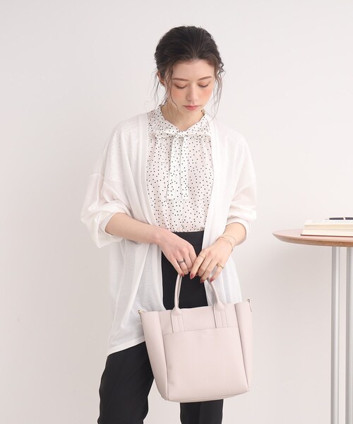 SHOO・LA・RUE(シューラルー)の「◆【ヒップが隠れる丈で安心!】さらっと心地よいカーディガン(カーディガン/ボレロ・レディース・ライトブルー/ブラック/ホワイト系/ピンク系・02/03/04)」の8枚目の写真