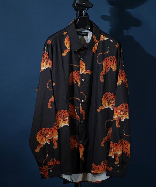 unrelaxing(アンリラクシング)の「ビッグシルエット総柄シャツ(シャツ/ブラウス・メンズ・ホワイト系5/その他14/その他26/ライトブラック/ブラック系3/ホワイト系その他/ブラック系その他3/ブラック系その他6/ホワイト系その他2/ライトグレー/パイソン/ダークグリーン系/ダークオリーブ/ライトグリーン系/ブラック/A/ライトホワイト/ダークブラック/ブラック系その他4/W/レッド/ホワイト×エメラルドグリーン/ダークグリーン系2/ケリーグリーン/その他35/チャコールグレー×ブラック/その他29/チョコ/オリーブ系1/N/ダークアッシュ/Y/ブラック×ブラック/ブラック系4/P/ベージュ系その他/アイボリー系4/ブルー系6/その他18/アッシュグレー/ブラック×ブルー/その他21/その他12/ブラック系その他/ライトブルー/クリアブルー/クリアグリーン/その他27/ホワイト×ブルー/ホワイト系その他7/F/クリアブラック/グレー系その他2/インディゴブルー/スカイブルー系6/Z/チェリーレッド/その他13/J/ライトグリーン系1/ベージュ系/イエロー系1/パープル/ブラック×ピンク/ライトグレー系1/ブラック系その他5/ホワイト×グレー/ライトグリーン系4/カーキ系7/オリーブ系/アイボリー/グレー系2/ホワイト×ブラック/その他10/ブラック系1/ブラック×ホワイト/ホワイト系6/ホワイト系その他3/ホワイト/C/その他2/ダークグリーン系1/スミクロ/ホワイト系9/ホワイト系8/ホワイト系7/ブルー系8/その他4/G/ブラック系7/ブラック系8/その他/その他17/S/その他1/Q/その他19/H/その他30・FREE)」の21枚目の写真