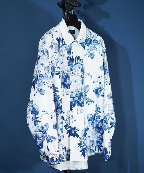 unrelaxing(アンリラクシング)の「ビッグシルエット総柄シャツ(シャツ/ブラウス・メンズ・ホワイト系5/その他14/その他26/ライトブラック/ブラック系3/ホワイト系その他/ブラック系その他3/ブラック系その他6/ホワイト系その他2/ライトグレー/パイソン/ダークグリーン系/ダークオリーブ/ライトグリーン系/ブラック/A/ライトホワイト/ダークブラック/ブラック系その他4/W/レッド/ホワイト×エメラルドグリーン/ダークグリーン系2/ケリーグリーン/その他35/チャコールグレー×ブラック/その他29/チョコ/オリーブ系1/N/ダークアッシュ/Y/ブラック×ブラック/ブラック系4/P/ベージュ系その他/アイボリー系4/ブルー系6/その他18/アッシュグレー/ブラック×ブルー/その他21/その他12/ブラック系その他/ライトブルー/クリアブルー/クリアグリーン/その他27/ホワイト×ブルー/ホワイト系その他7/F/クリアブラック/グレー系その他2/インディゴブルー/スカイブルー系6/Z/チェリーレッド/その他13/J/ライトグリーン系1/ベージュ系/イエロー系1/パープル/ブラック×ピンク/ライトグレー系1/ブラック系その他5/ホワイト×グレー/ライトグリーン系4/カーキ系7/オリーブ系/アイボリー/グレー系2/ホワイト×ブラック/その他10/ブラック系1/ブラック×ホワイト/ホワイト系6/ホワイト系その他3/ホワイト/C/その他2/ダークグリーン系1/スミクロ/ホワイト系9/ホワイト系8/ホワイト系7/ブルー系8/その他4/G/ブラック系7/ブラック系8/その他/その他17/S/その他1/Q/その他19/H/その他30・FREE)」の2枚目の写真