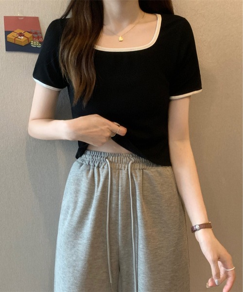 Chick（チック）の「バイカラースクエアネックTシャツ（Tシャツ/カットソー・レディース・ホワイト/ブラック/ライトベージュ・FREE）」の3枚目の写真