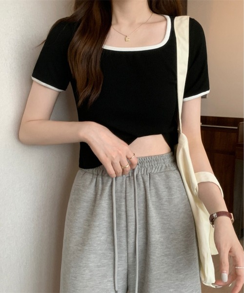 Chick（チック）の「バイカラースクエアネックTシャツ（Tシャツ/カットソー・レディース・ホワイト/ブラック/ライトベージュ・FREE）」の5枚目の写真