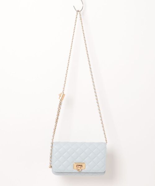 charles&keith クレシダ キルトプッシュロッククラッチ　バッグ CHARLES & KEITH Cressida クレシダ キルトプッシュロック