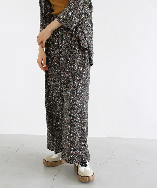 Crisp（クリスプ）の「花柄イージーパンツ（その他パンツ・レディース・ブラック/イエロー/ブルー・FREE）」の7枚目の写真