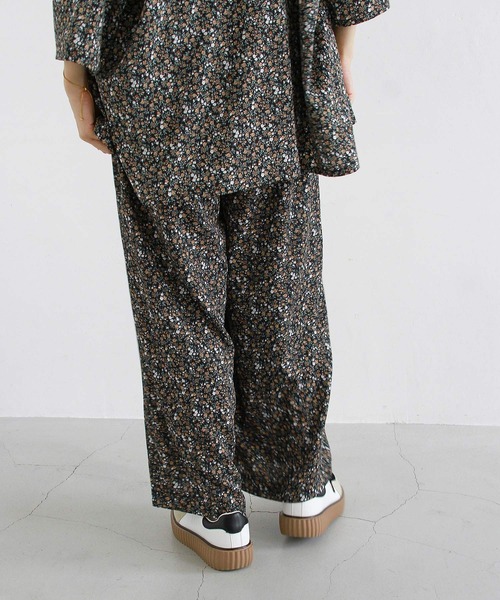 Crisp（クリスプ）の「花柄イージーパンツ（その他パンツ・レディース・ブラック/イエロー/ブルー・FREE）」の9枚目の写真