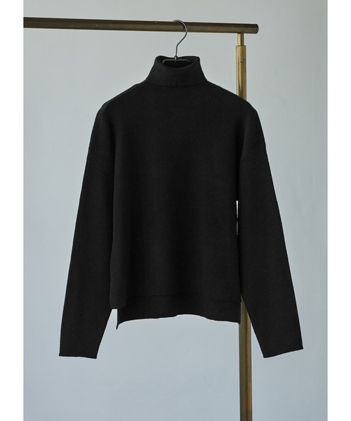 STYLE DELI(スタイルデリ)の「ソフトタッチ◆タートルネックワイドトップス(ニット/セーター・レディース・ブラック/グレー/ベージュ/ホワイト系その他/フューシャピンク/ホワイト・FREE)」の3枚目の写真