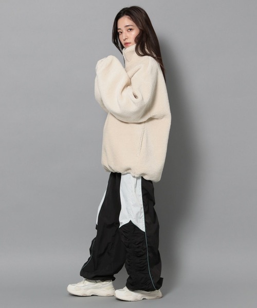 Anui（アニュイ）の「【UNISEX】ボアハーフZIPプルオーバー（その他アウター・レディース・チャコールグレー/オフホワイト/グレー系その他・SMALL/MEDIUM）」の11枚目の写真