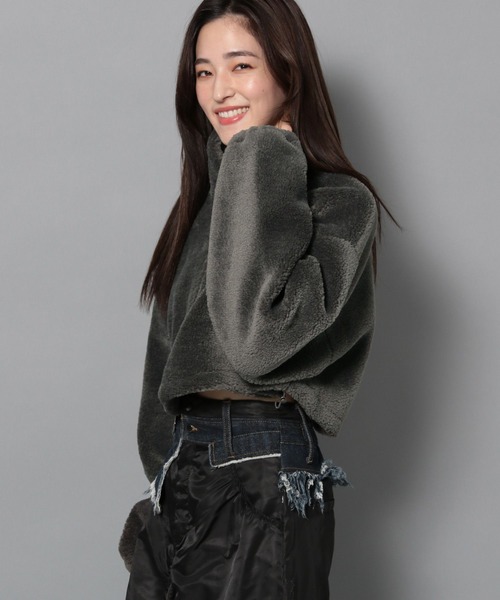 Anui（アニュイ）の「【UNISEX】ボアハーフZIPプルオーバー（その他アウター・レディース・チャコールグレー/オフホワイト/グレー系その他・SMALL/MEDIUM）」の4枚目の写真