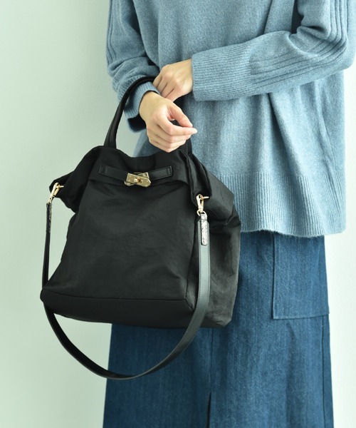 INTERPLANET（インタープラネット）の「ベルト付ナイロントートバッグ（トートバッグ・レディース・カーキ/ブラック・フリー）」の4枚目の写真