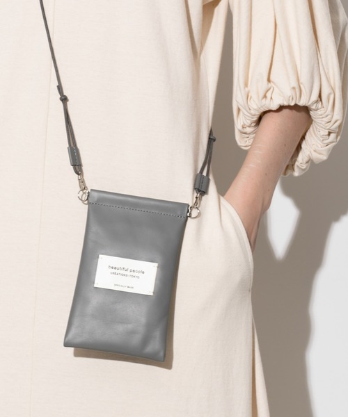 beautiful people(ビューティフルピープル)の「color leather document case(ショルダーバッグ・レディース・グレイッシュベージュ/グレー/ブラック/アイボリー/ピンク/グリーン・FREE)」の4枚目の写真