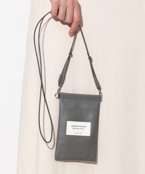 beautiful people(ビューティフルピープル)の「color leather document case(ショルダーバッグ・レディース・グレイッシュベージュ/グレー/ブラック/アイボリー/ピンク/グリーン・FREE)」の15枚目の写真