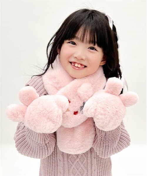 axes femme kids（アクシーズファムキッズ）の「うさぎモチーフファー