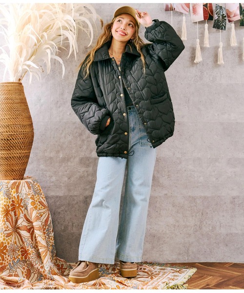 anap mimpi（アナップミンピ）の「ハート キルティング ボリュームスリーブ オーバーサイズ ジャケット（ブルゾン・レディース・ブラック/カーキ・FREE）」の7枚目の写真