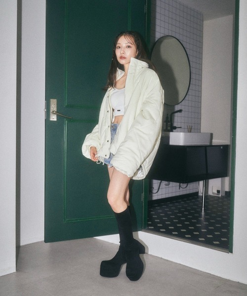 ANDGEEBEE(アンジービー)の「キルティングエコダウンジャケット(ダウンジャケット/コート・レディース・アイボリー/ネイビー/グレー・FREE)」の7枚目の写真