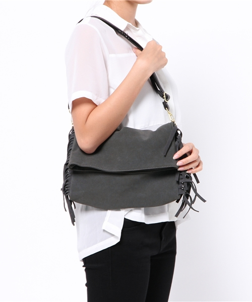 natural couture（ナチュラルクチュール）の「【natural couture NICE CLAUP】フリンジショルダーバッグ（ショルダーバッグ・レディース・ベージュ/キャメル/ブラック・FREE）」の7枚目の写真