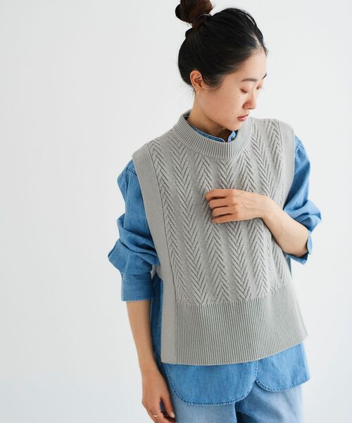 le.coeur blanc（ルクールブラン）の「柄編みニットベスト（ベスト・レディース・ライトグレー/オフホワイト・38）」の5枚目の写真