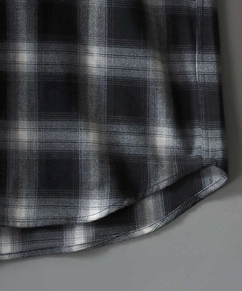 SITRY(シトリー)の「Ombre Check Shirt/オーバーサイズ オンブレチェックシャツ(シャツ/ブラウス・メンズ・ホワイト×ブラック/ブラウン/ブラック×ホワイト/ネイビー/ブルー・M/L)」の12枚目の写真