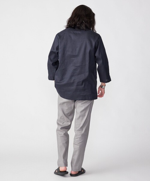 SHIPS（シップス）の「SHIPS: SOLOTEX(R) リネン 7スリーブ カプリシャツ（シャツ/ブラウス・メンズ・カーキ/ホワイト/ベージュ/ダークブルー/ネイビー/サックスブルー・SMALL/X-LARGE/LARGE/MEDIUM）」の18枚目の写真