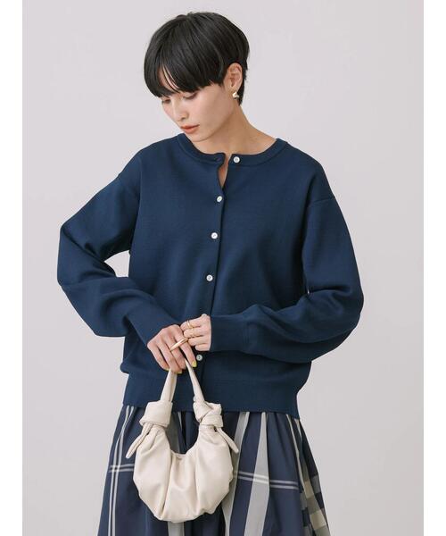 AMERICAN HOLIC(アメリカンホリック)の「エコカルットクルーネックカーディガン<エコ・軽い・ニット>(カーディガン/ボレロ・レディース・レッド/ネイビー/アイボリー/ブラック・M/L)」の10枚目の写真