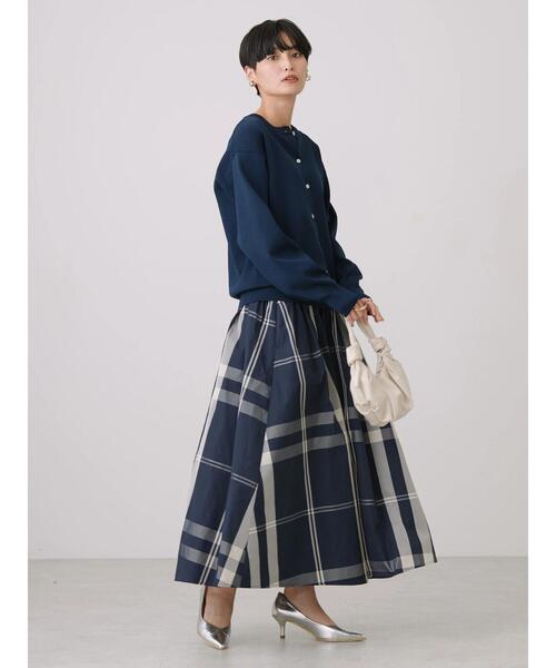 AMERICAN HOLIC(アメリカンホリック)の「エコカルットクルーネックカーディガン<エコ・軽い・ニット>(カーディガン/ボレロ・レディース・レッド/ネイビー/アイボリー/ブラック・M/L)」の15枚目の写真
