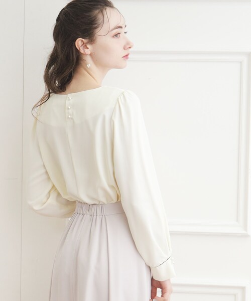 couture brooch（クチュールブローチ）の「◆ハートネック配色ポイントブラウス（シャツ/ブラウス・レディース・ライトグレー系4/アイボリー系4・42/40/38）」の5枚目の写真