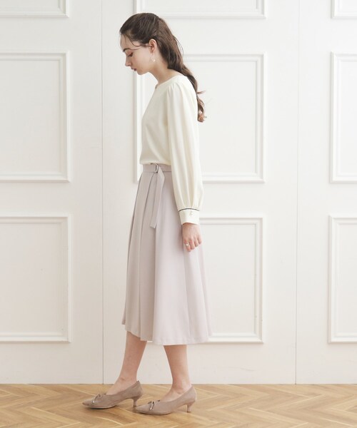 couture brooch（クチュールブローチ）の「◆ハートネック配色ポイントブラウス（シャツ/ブラウス・レディース・ライトグレー系4/アイボリー系4・42/40/38）」の7枚目の写真