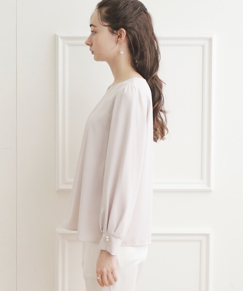 couture brooch（クチュールブローチ）の「◆ハートネック配色ポイントブラウス（シャツ/ブラウス・レディース・ライトグレー系4/アイボリー系4・42/40/38）」の8枚目の写真