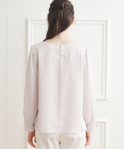 couture brooch（クチュールブローチ）の「◆ハートネック配色ポイントブラウス（シャツ/ブラウス・レディース・ライトグレー系4/アイボリー系4・42/40/38）」の9枚目の写真