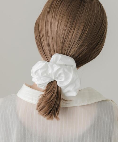 SMELLY（スメリー）の「ボリュームシュシュ（ヘアゴム・レディース・ブラック/ホワイト・-）」の3枚目の写真