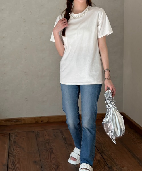 Per sist ence(パーシエンス)の「天竺衿ぐりパール付きTシャツ/手洗い可(Tシャツ/カットソー・レディース・イエロー/ブラック/オフホワイト・FREE)」の11枚目の写真