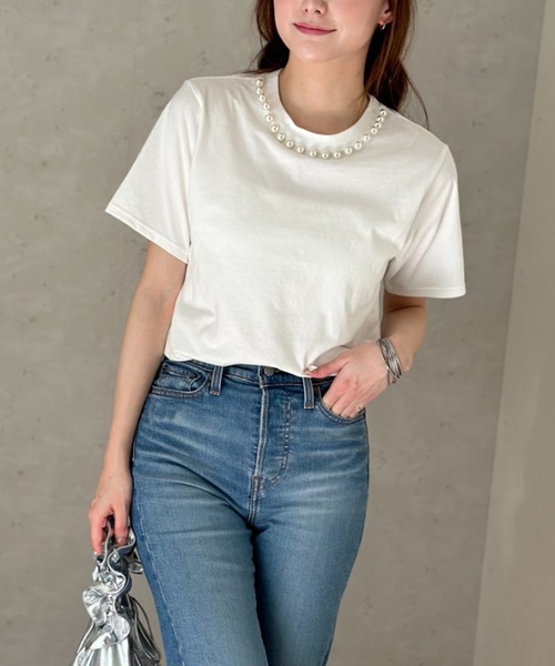 Per sist ence(パーシエンス)の「天竺衿ぐりパール付きTシャツ/手洗い可(Tシャツ/カットソー・レディース・イエロー/ブラック/オフホワイト・FREE)」の6枚目の写真