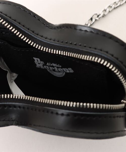 Dr. Martens(ドクターマーチン)の「《Dr.Martens》Mini Heart Bag ACCESSORIES - BAGS(ボディバッグ/ウエストポーチ・レディース・ブラック・フリー)」の4枚目の写真