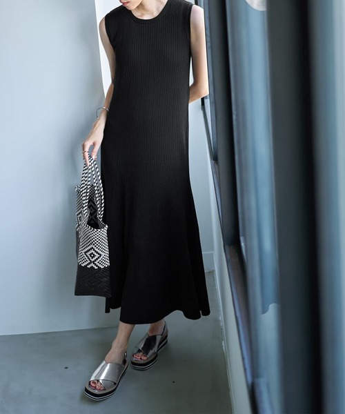 STYLE DELI(スタイルデリ)の「【ドライ質感】リブ編みマーメイドワンピース(ワンピース・レディース・チョコ/ネイビー/ブラック・SMALL/MEDIUM)」の5枚目の写真