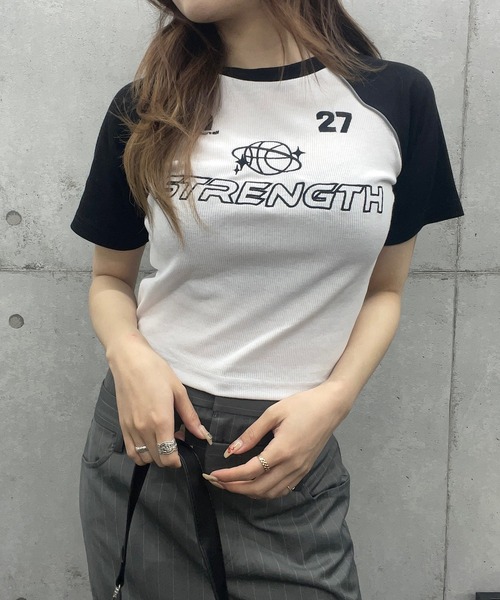 ROGER AND RAW(ロジャーアンドロウ)の「袖配色ショート丈リブTシャツ(Tシャツ/カットソー・レディース・ネイビー/ホワイト/ピンク/ブラック・FREE)」の6枚目の写真