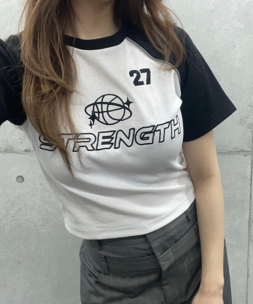 ROGER AND RAW(ロジャーアンドロウ)の「袖配色ショート丈リブTシャツ(Tシャツ/カットソー・レディース・ネイビー/ホワイト/ピンク/ブラック・FREE)」の8枚目の写真