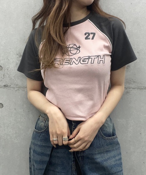 ROGER AND RAW(ロジャーアンドロウ)の「袖配色ショート丈リブTシャツ(Tシャツ/カットソー・レディース・ネイビー/ホワイト/ピンク/ブラック・FREE)」の11枚目の写真