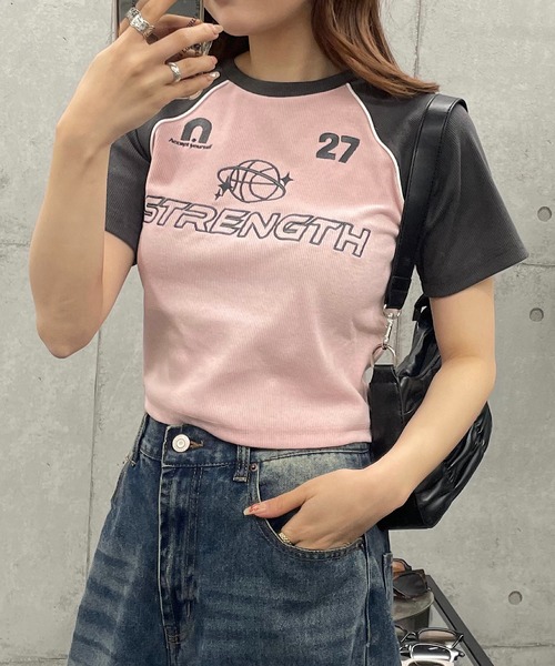 ROGER AND RAW(ロジャーアンドロウ)の「袖配色ショート丈リブTシャツ(Tシャツ/カットソー・レディース・ネイビー/ホワイト/ピンク/ブラック・FREE)」の14枚目の写真