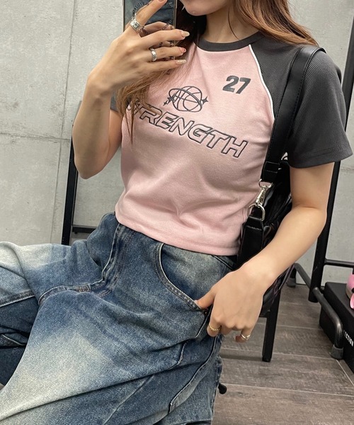 ROGER AND RAW(ロジャーアンドロウ)の「袖配色ショート丈リブTシャツ(Tシャツ/カットソー・レディース・ネイビー/ホワイト/ピンク/ブラック・FREE)」の15枚目の写真