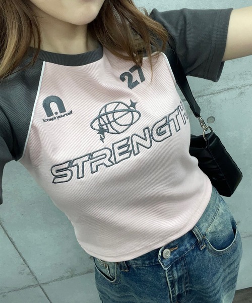 ROGER AND RAW(ロジャーアンドロウ)の「袖配色ショート丈リブTシャツ(Tシャツ/カットソー・レディース・ネイビー/ホワイト/ピンク/ブラック・FREE)」の16枚目の写真