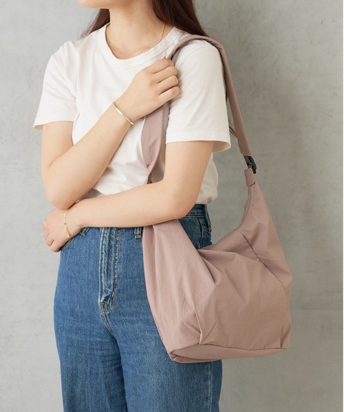 BIRTHDAY BAR（バースデイバー）の「LIGHT NYLON SHOULDER（ショルダーバッグ・レディース・ベージュ/ブラック/グレー・0）」の3枚目の写真