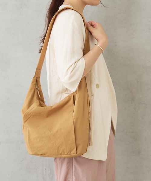 BIRTHDAY BAR（バースデイバー）の「LIGHT NYLON SHOULDER（ショルダーバッグ・レディース・ベージュ/ブラック/グレー・0）」の13枚目の写真