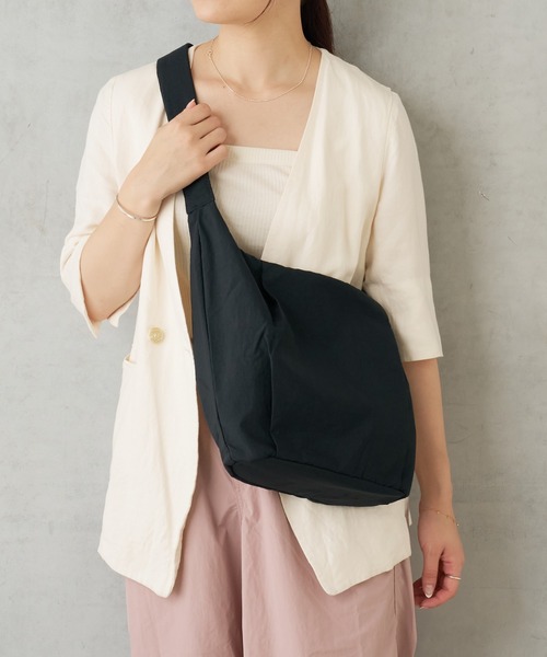 BIRTHDAY BAR（バースデイバー）の「LIGHT NYLON SHOULDER（ショルダーバッグ・レディース・ベージュ/ブラック/グレー・0）」の7枚目の写真