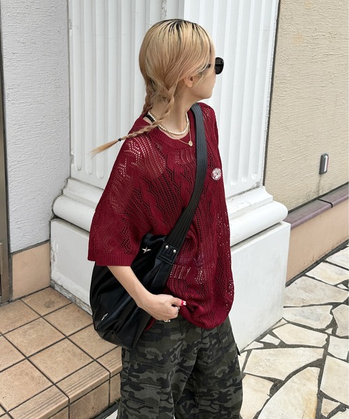 sedacle(セダクル)の「バイパターン透かしニット(Tシャツ/カットソー・レディース・アイボリー/レッド/ブラック・SMALL/LARGE/MEDIUM)」の11枚目の写真